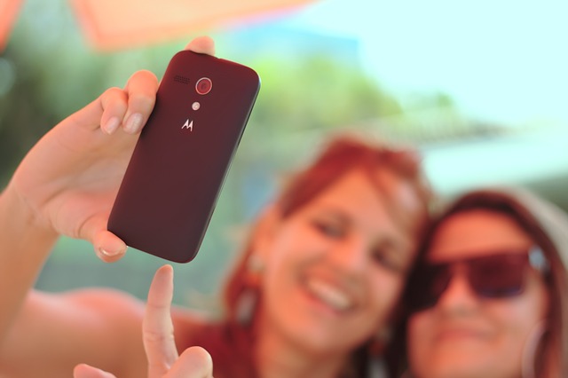 Akıllı Telefonların Faydaları ve Dezavantajları Akıllı Telefonların Faydaları ve Dezavantajları
